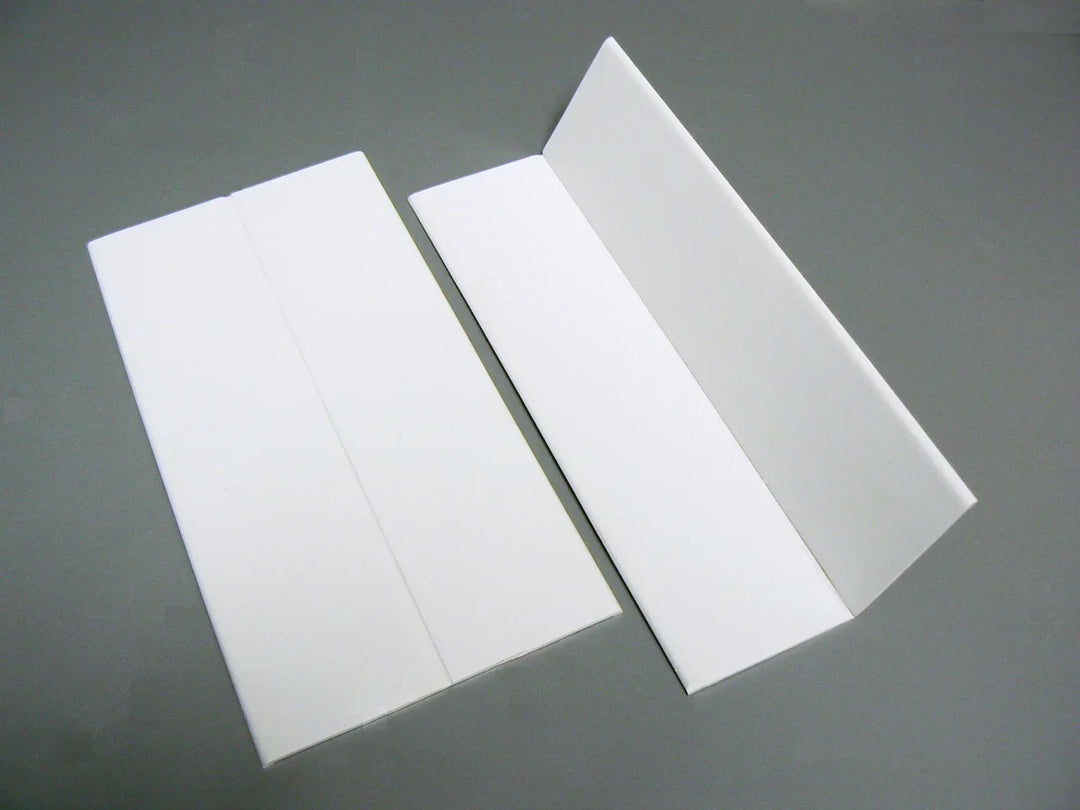 Flexibles PVC-Winkelprofil 50 mm Weiß – ideal als Kantenschutz oder Abschlussleiste für Wand- & Deckenverkleidungen.