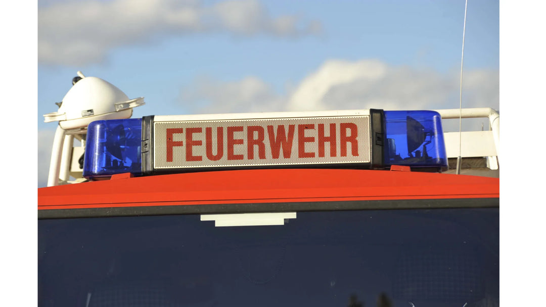 Hygienische Wandverkleidung für Feuerwehren und Rettungswachen | PVC-Paneele einfach reinigen, schnell montiert