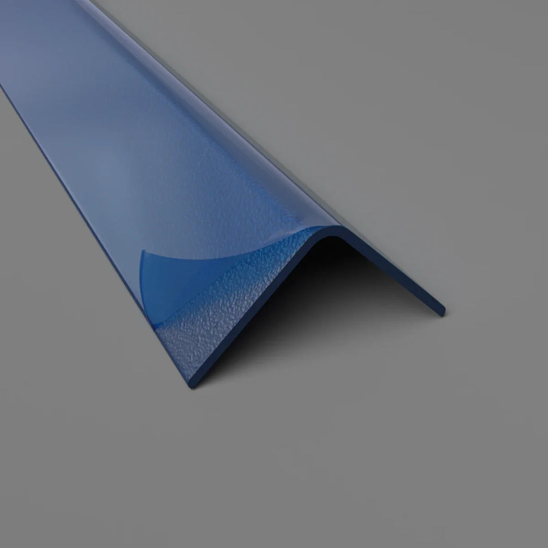 PVC Eckprofil mitternachtsblau fuer Wandschutz strukturierte Oberflaeche