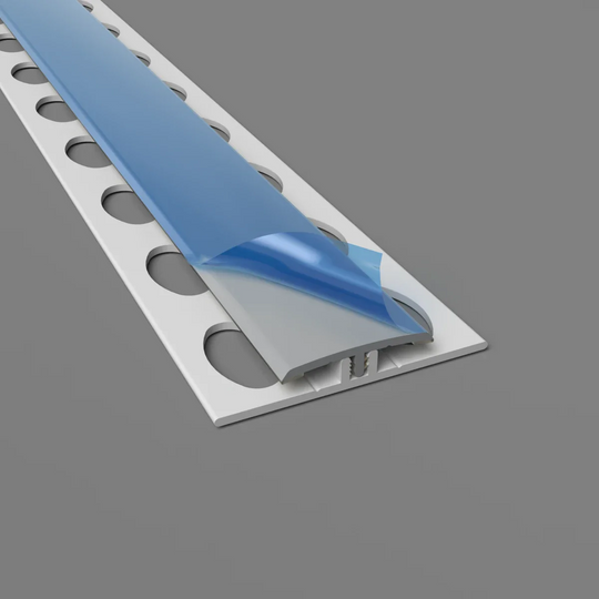 Zweiteilige H-Trennleiste in wolkengrau mit Schutzfolie – optimal für hygienische Wandverkleidungen