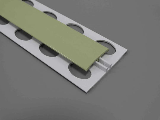Zweiteilige H-Trennleiste in olivgrün für PVC-Wandverkleidungen – stabile Verbindung und saubere Optik